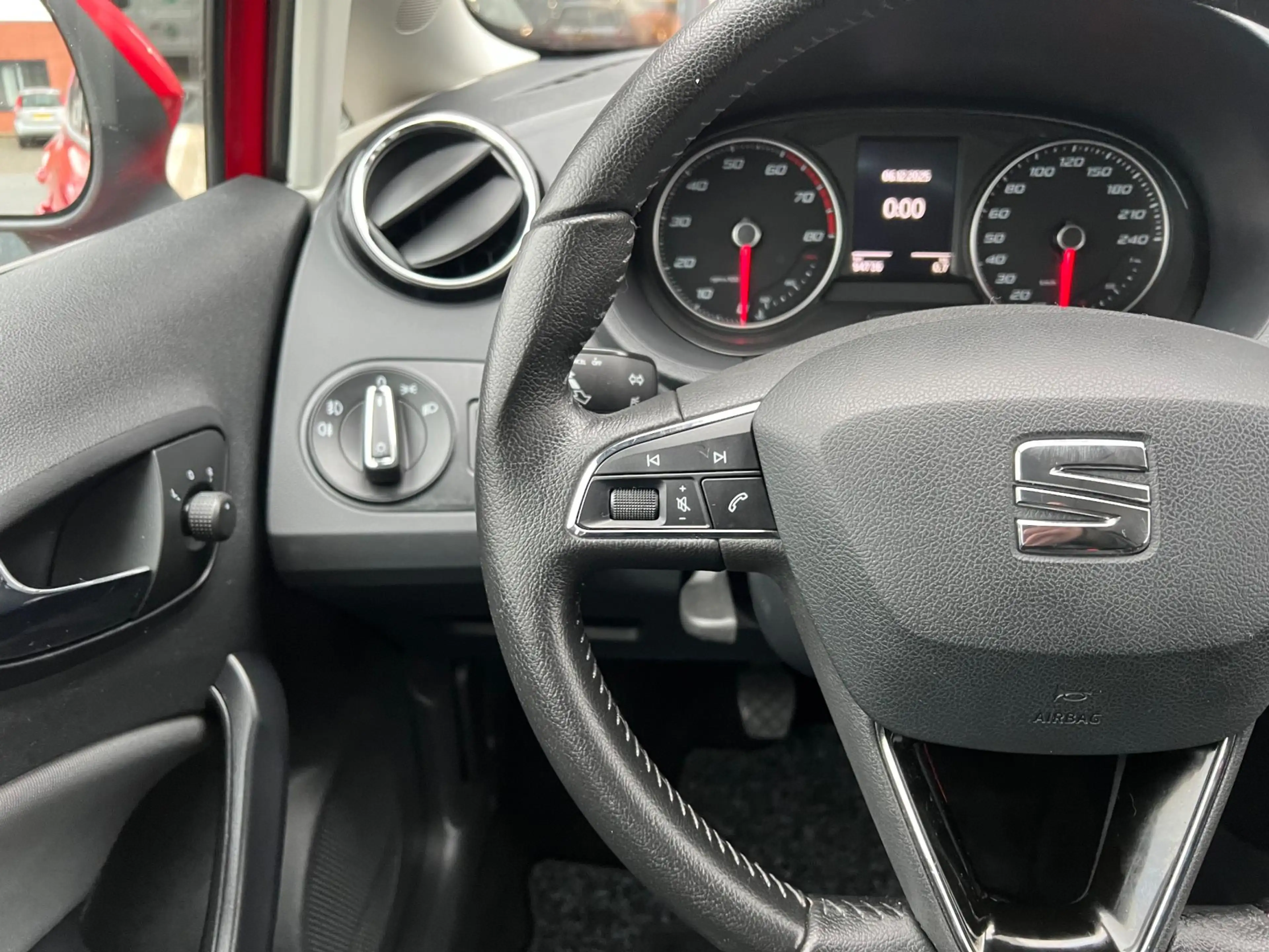 SEAT Ibiza 1.2 TSI FR, Airco — photo 14