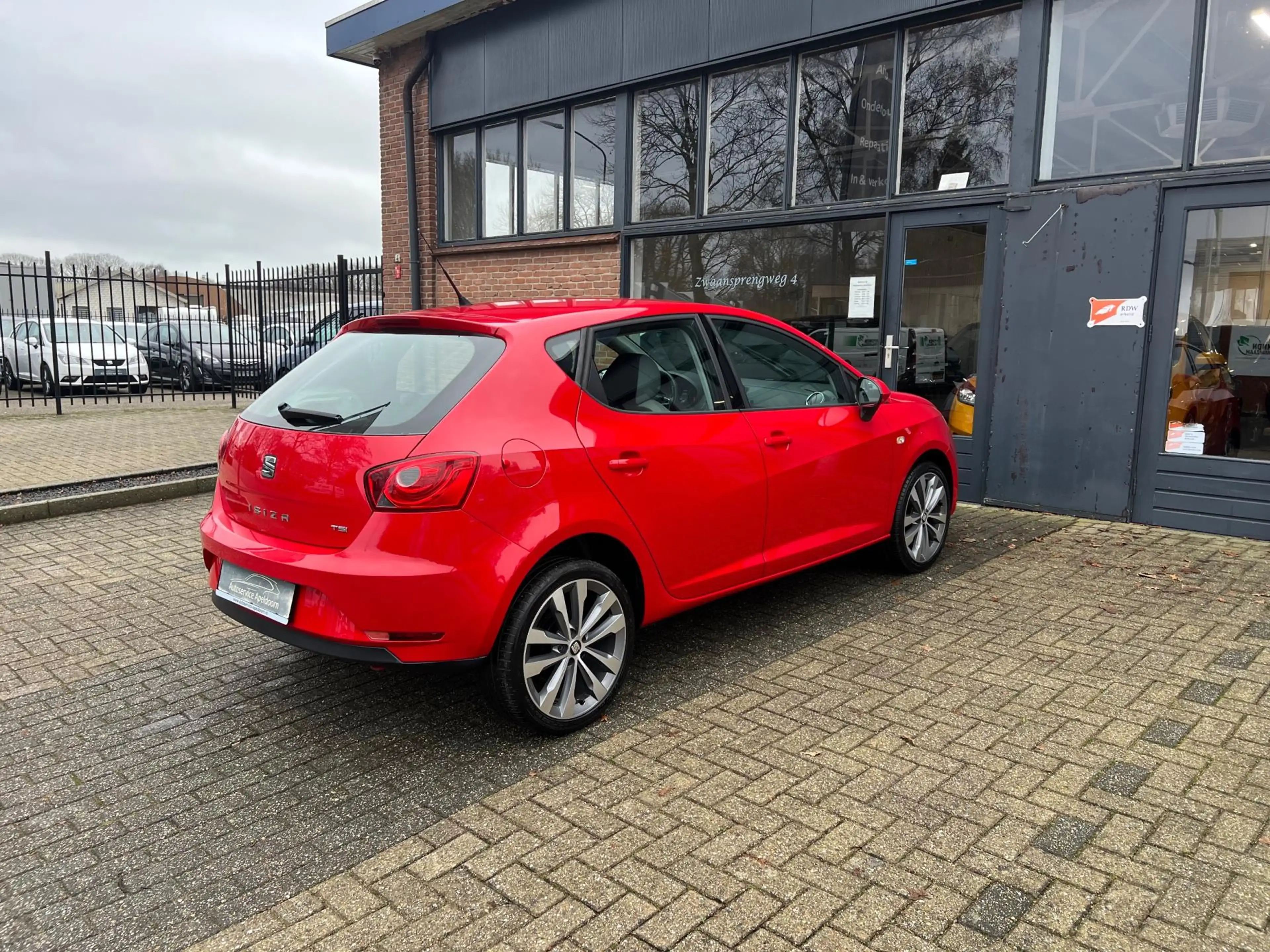 SEAT Ibiza 1.2 TSI FR, Airco — photo 7