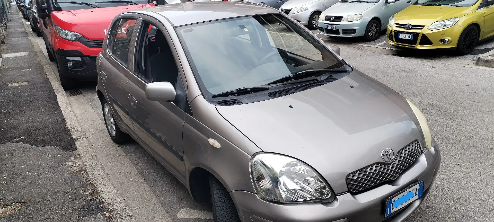 Toyota Yaris 5p 1.4 d-4d Sol - 1
