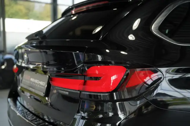 BMW 5 Series view 14