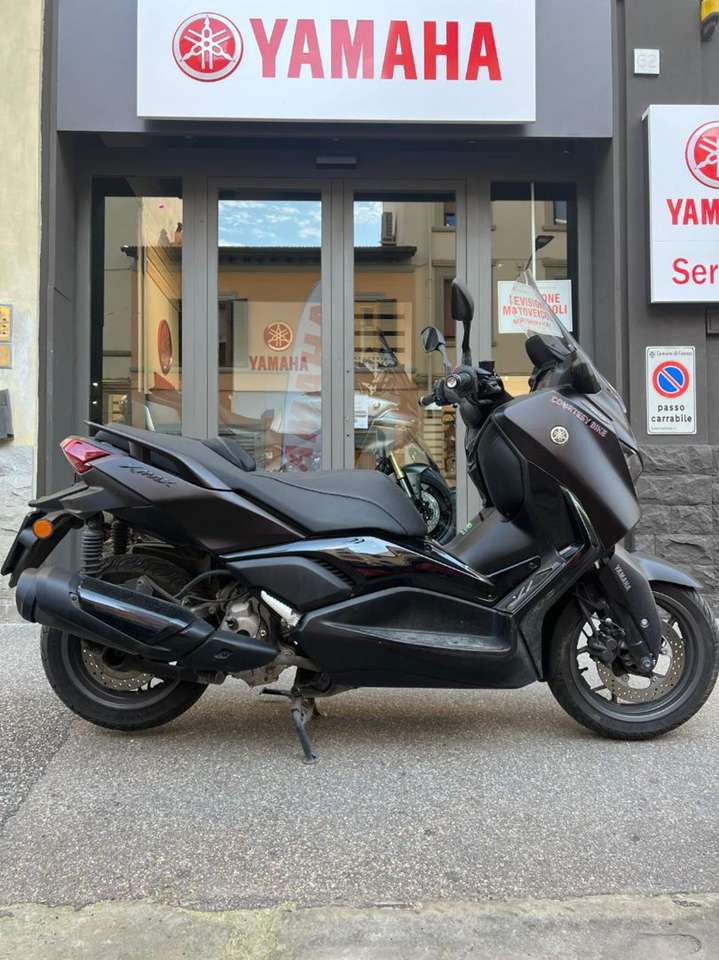 Yamaha X-Max 300 Tech Max