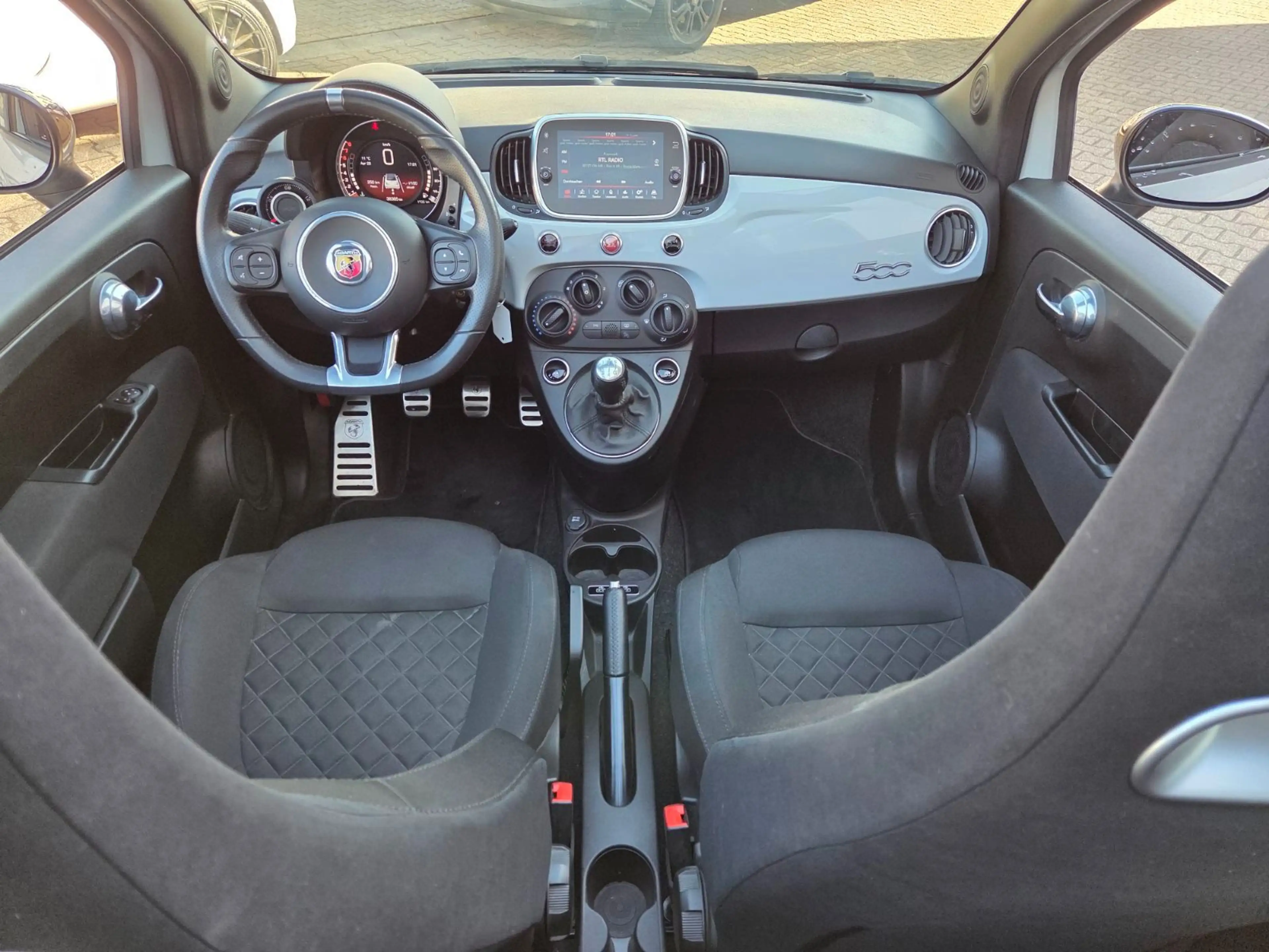 Abarth 595C 1.4 T-Jet (145PS) — photo 12