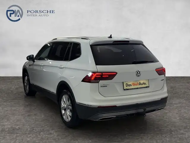 Volkswagen Tiguan view 4