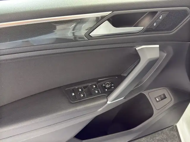 Volkswagen Tiguan view 14