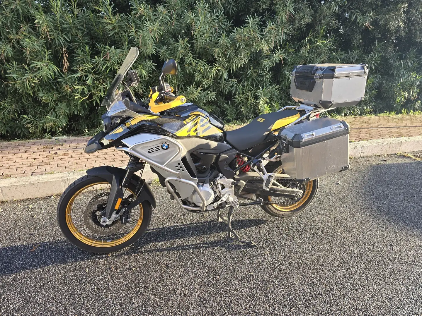 BMW F 850 GS Adventure bmw f850 adventure 40 anniversario Jaune - 1