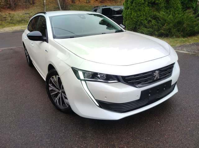 Imagine Peugeot 508 SW Hybrid 225 Allure Pack