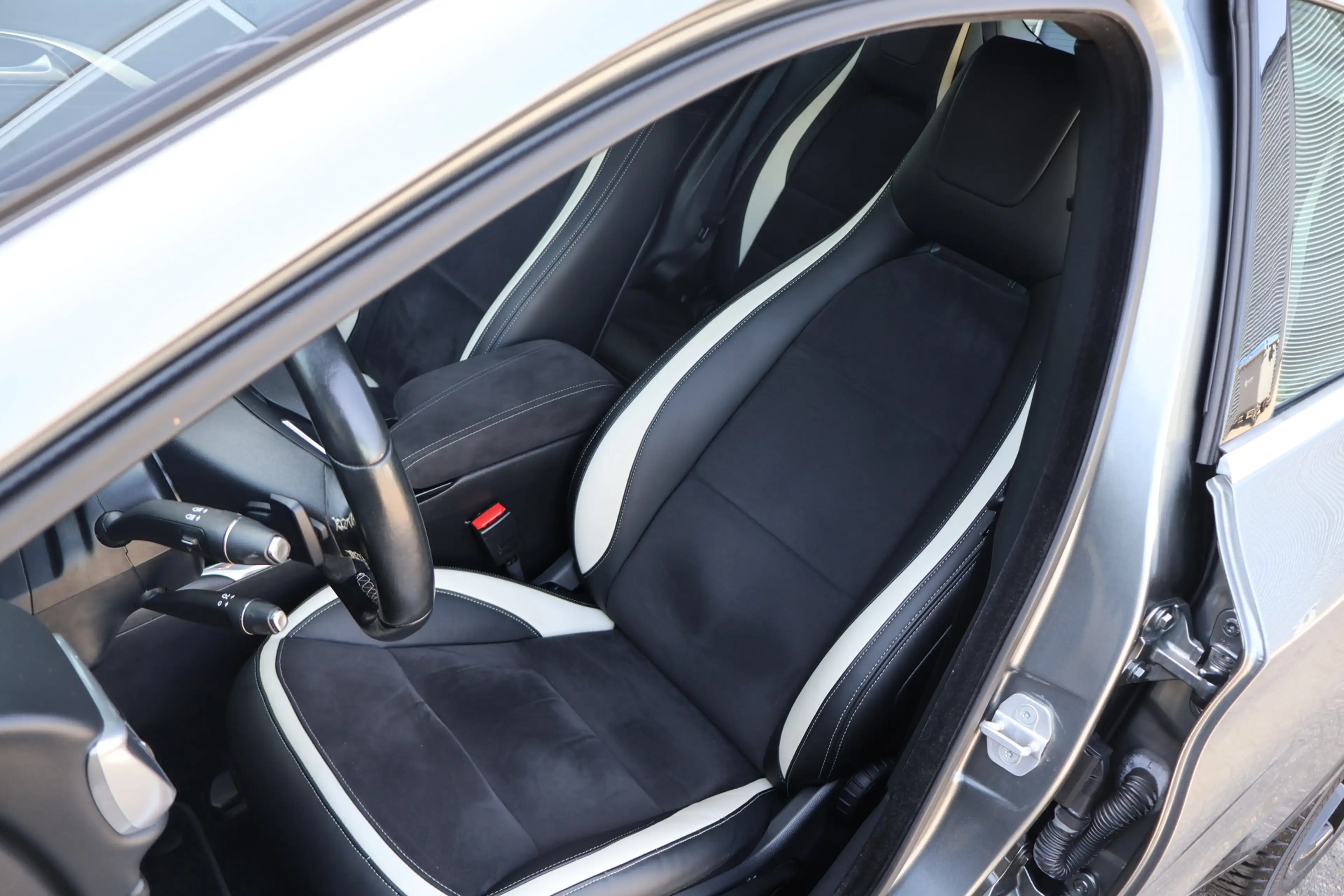 Infiniti Q30 1.6 T Sport | Origineel NL | Panoramadak | Bose | — photo 8