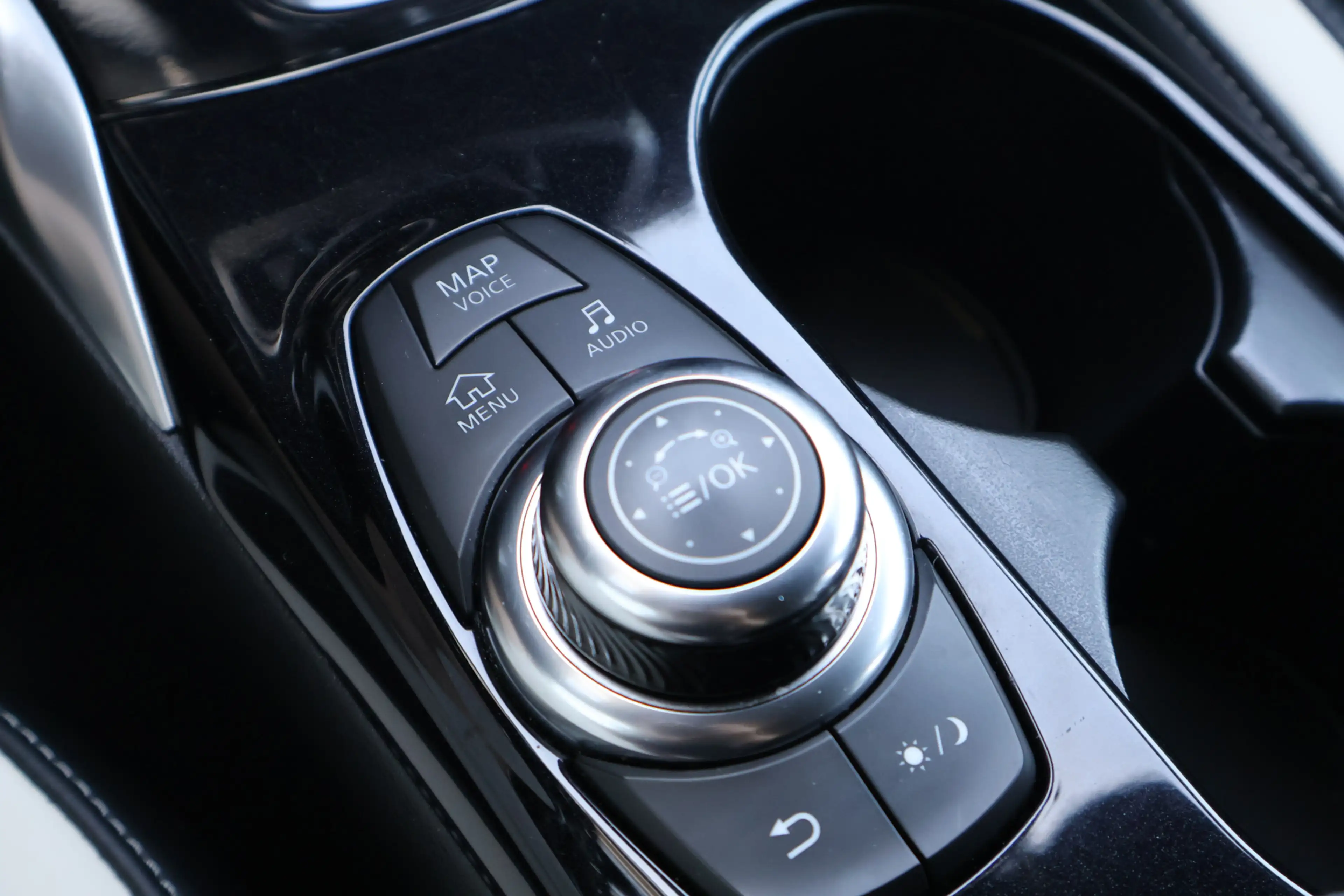 Infiniti Q30 1.6 T Sport | Origineel NL | Panoramadak | Bose | — photo 24