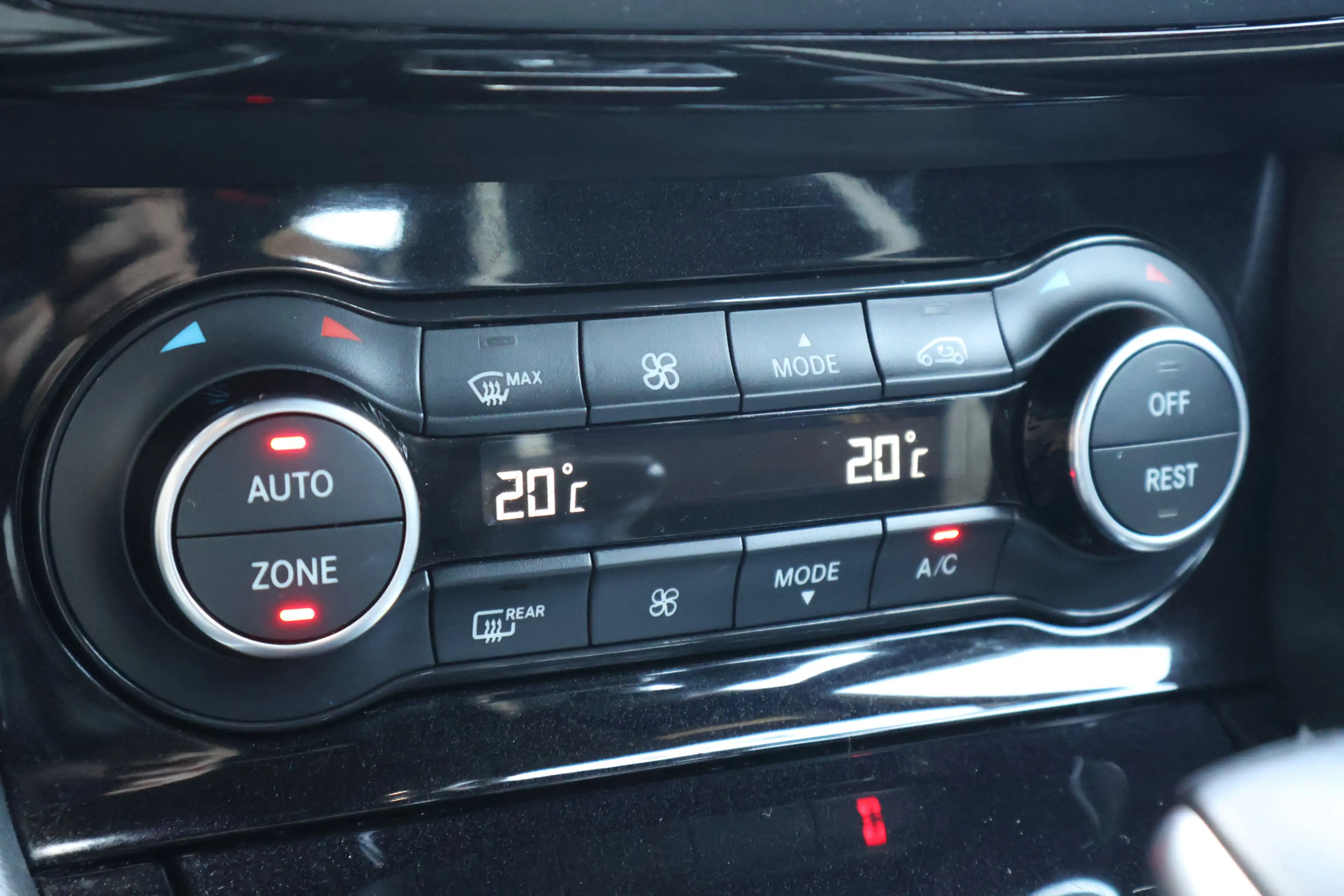 Infiniti Q30 1.6 T Sport | Origineel NL | Panoramadak | Bose | — photo 14