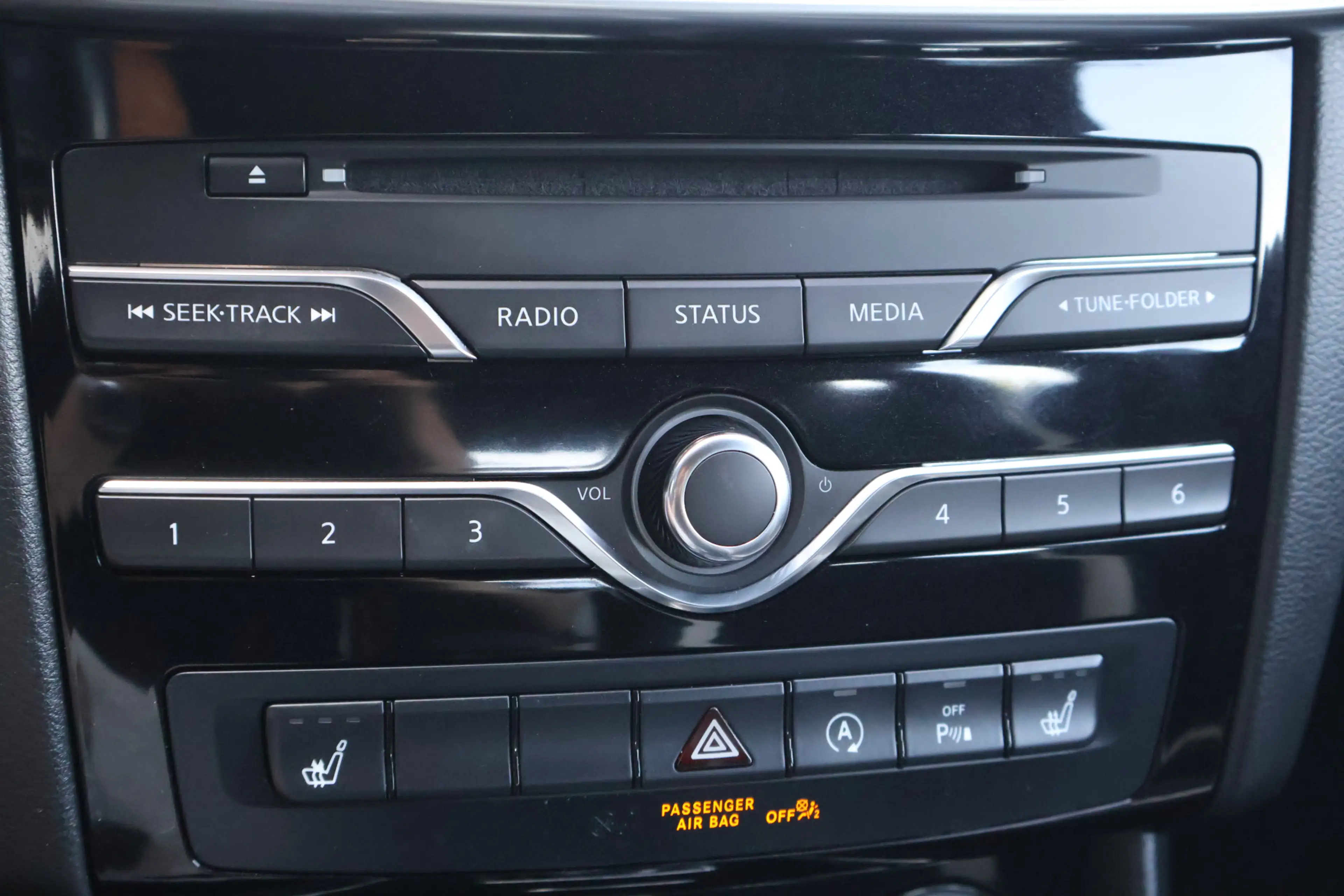 Infiniti Q30 1.6 T Sport | Origineel NL | Panoramadak | Bose | — photo 13