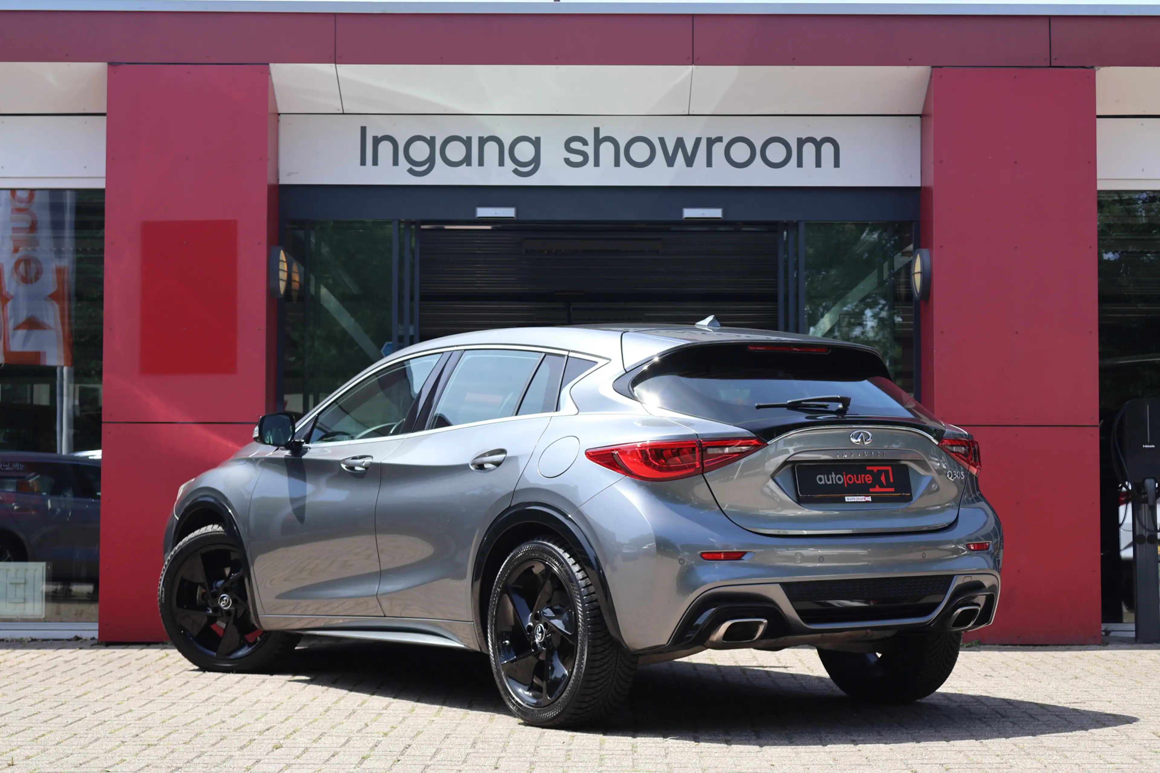 Infiniti Q30 1.6 T Sport | Origineel NL | Panoramadak | Bose | — photo 4