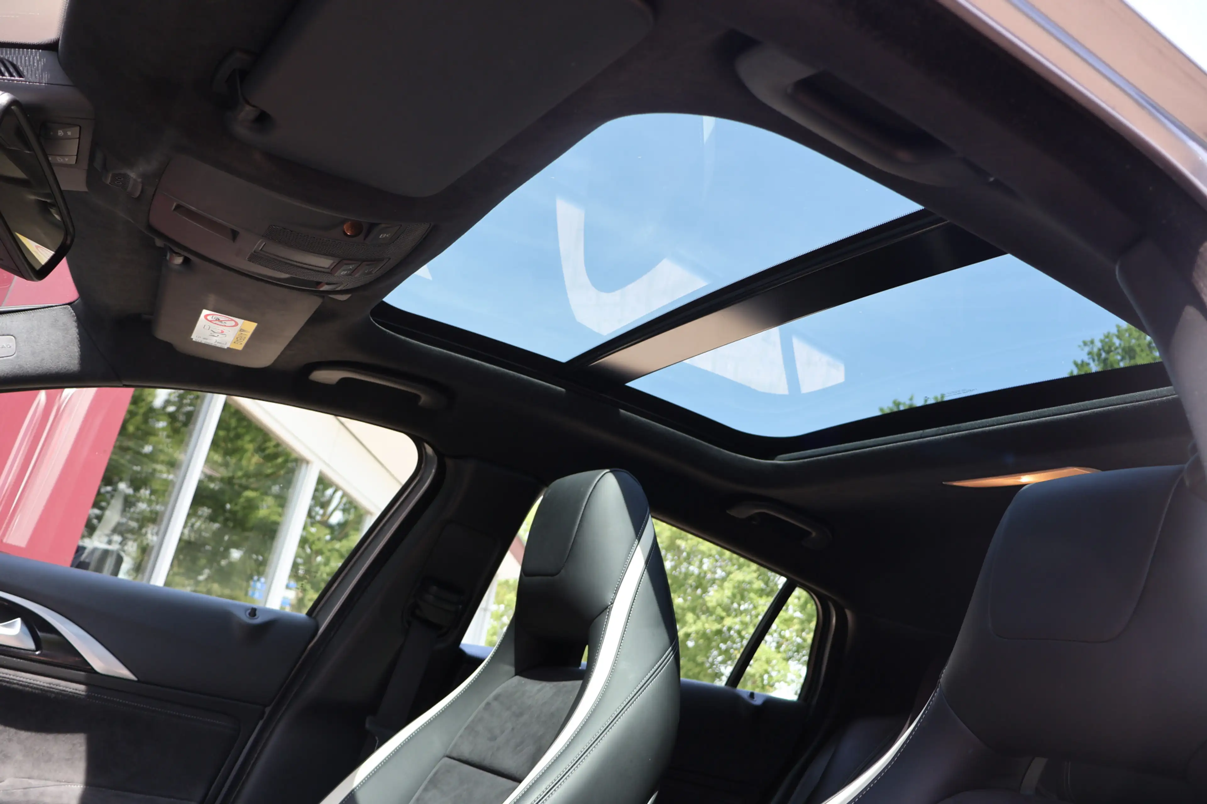 Infiniti Q30 1.6 T Sport | Origineel NL | Panoramadak | Bose | — photo 5