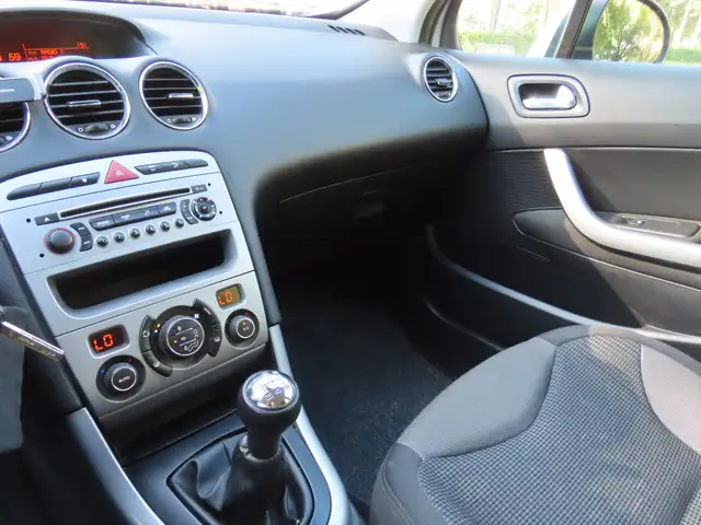 Peugeot 308 view 12