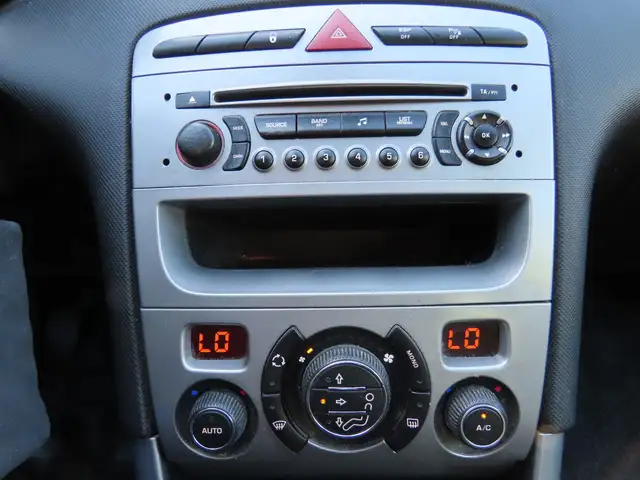 Peugeot 308 view 11