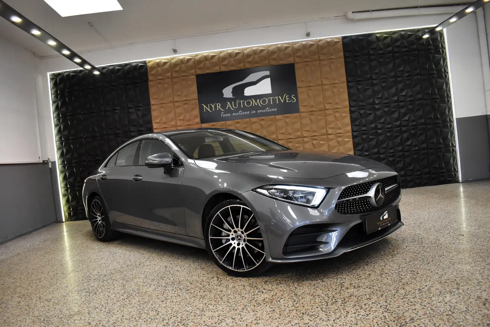 Mercedes-Benz CLS 450 4MATIC Aut CLS53 AMG, DISTRONIC, MULTIBEAM, KAMERA Grau - 2