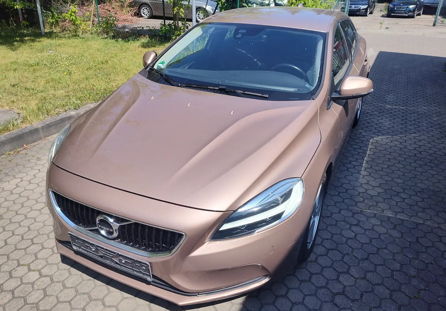 Volvo V40 Momentum Bronze - 2
