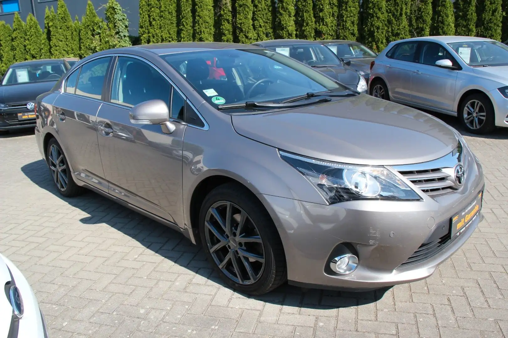 Toyota Avensis Edition Aut. Klima/Sitzhz/Kamera/CarPlay Grau - 2