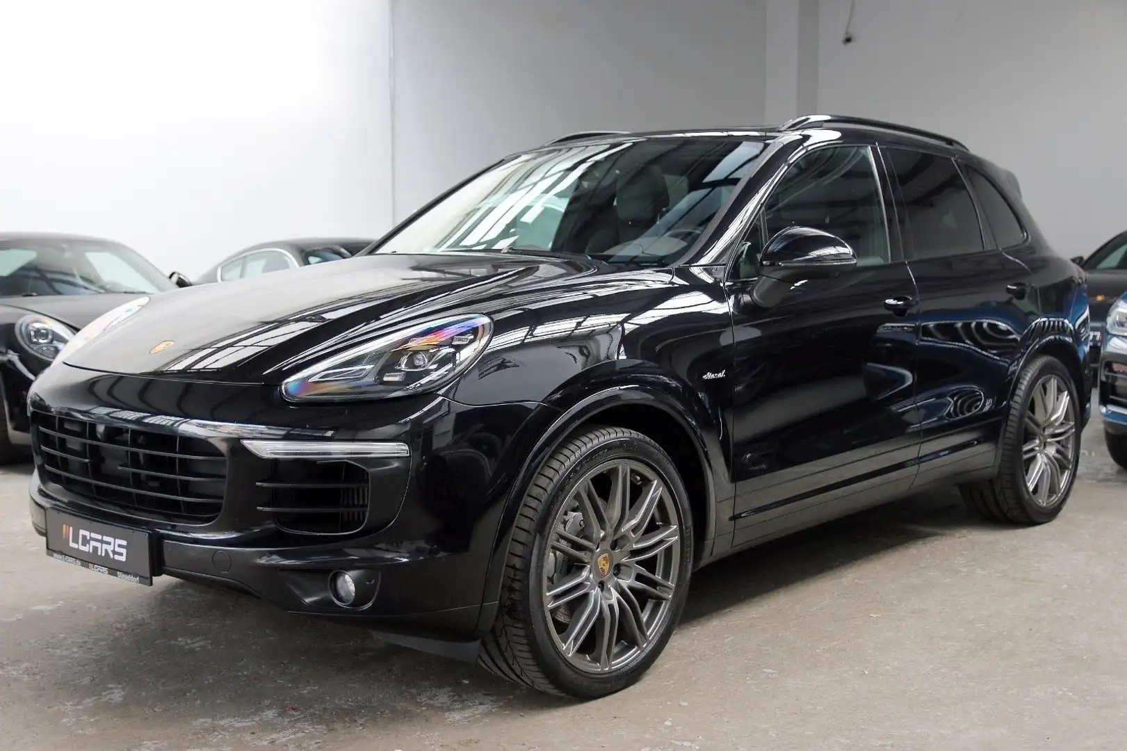 Porsche Cayenne SD PlatinumEd Burmester Approved 04/2027 Schwarz - 2