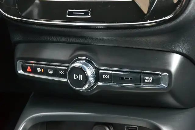Volvo XC40 view 17