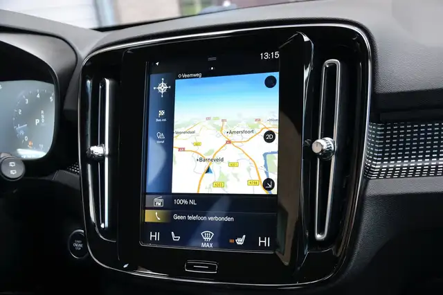 Volvo XC40 view 14