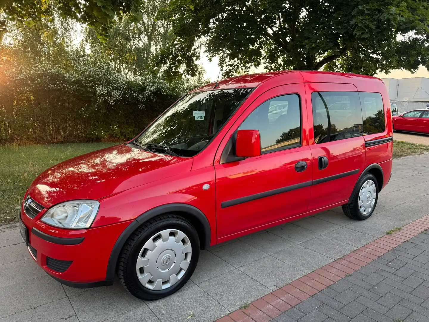 Opel Combo TÜV NEU Rot - 1