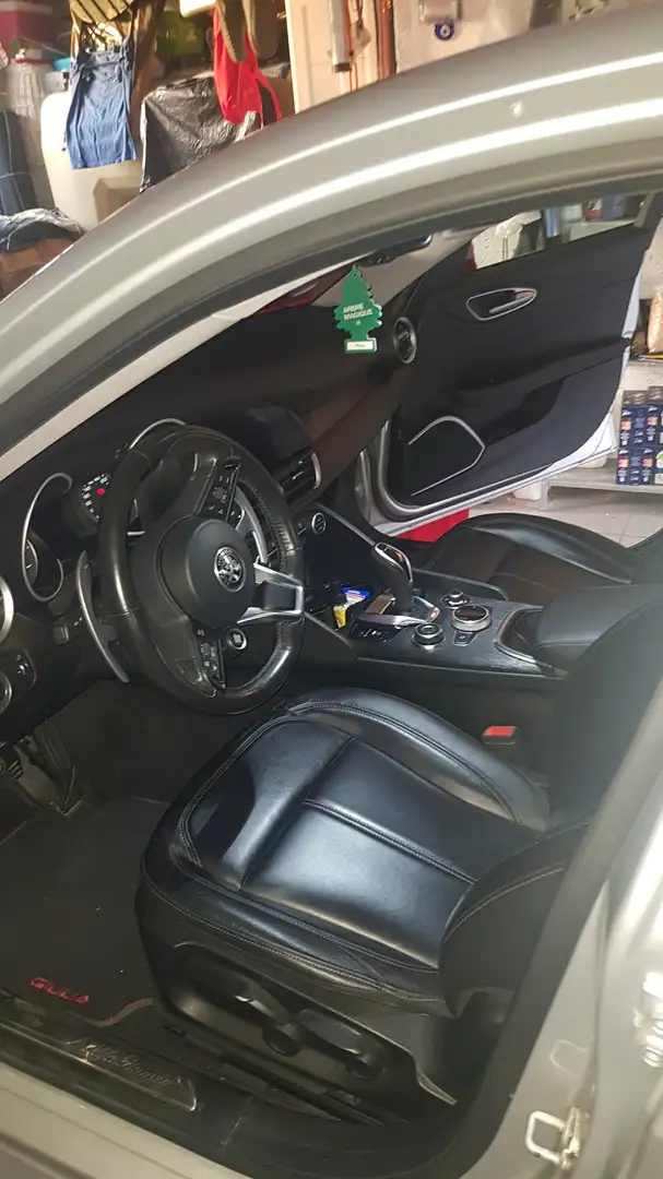 Alfa Romeo Giulia Giulia 2.2 MJD Super ATX Gris - 2