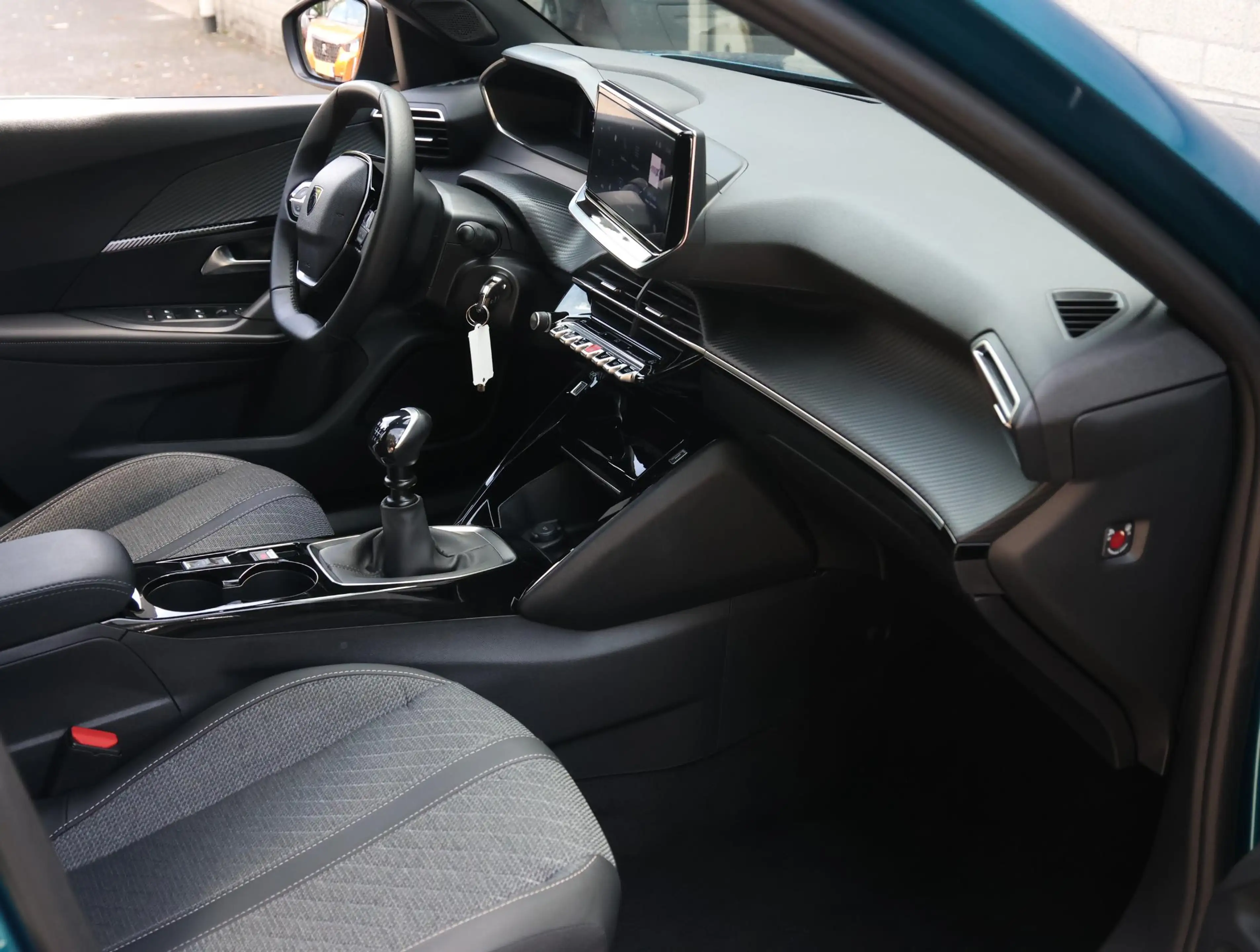 Peugeot 2008 Allure 100pk Navigatie via Apple Carplay en Androi — photo 9