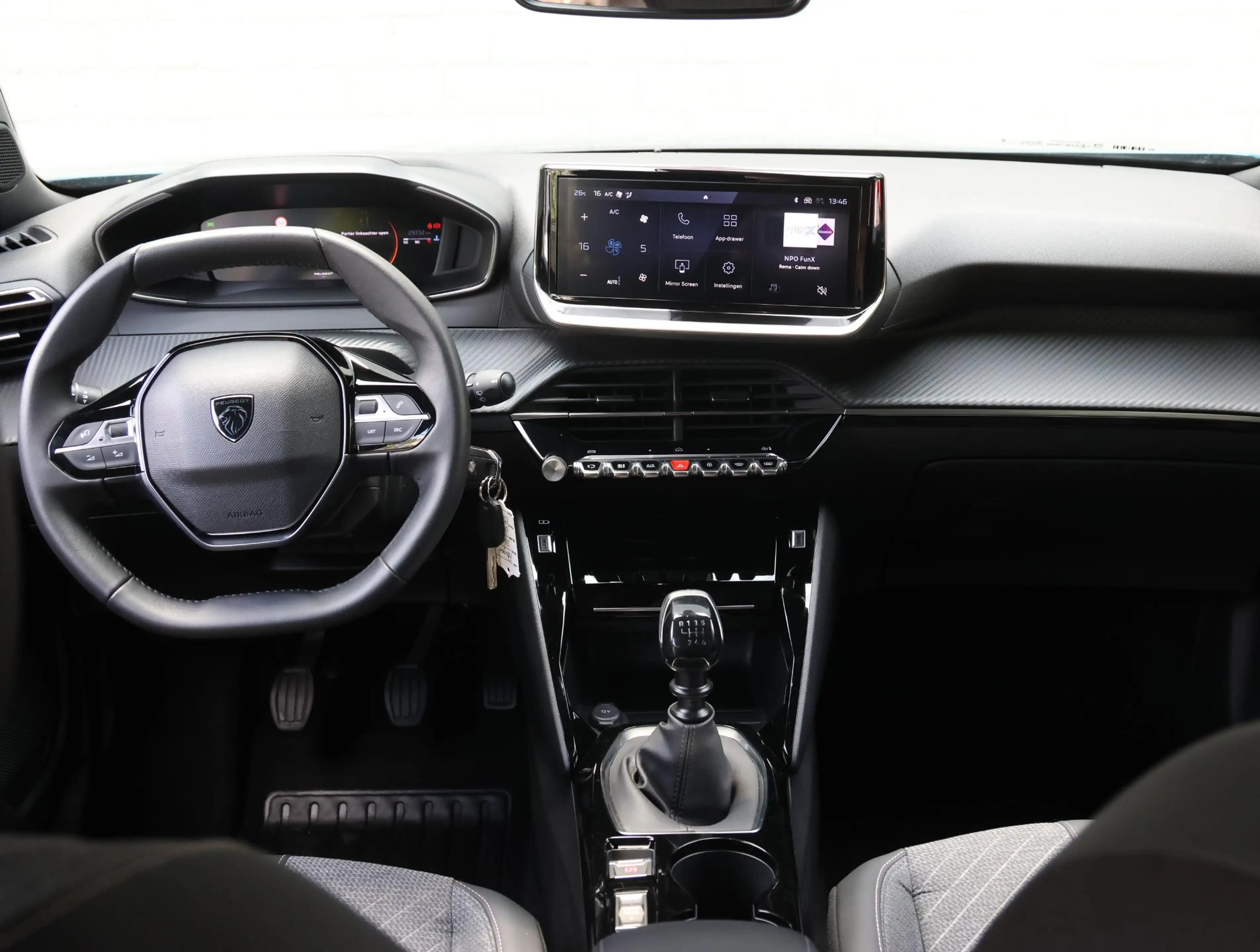 Peugeot 2008 Allure 100pk Navigatie via Apple Carplay en Androi — photo 13