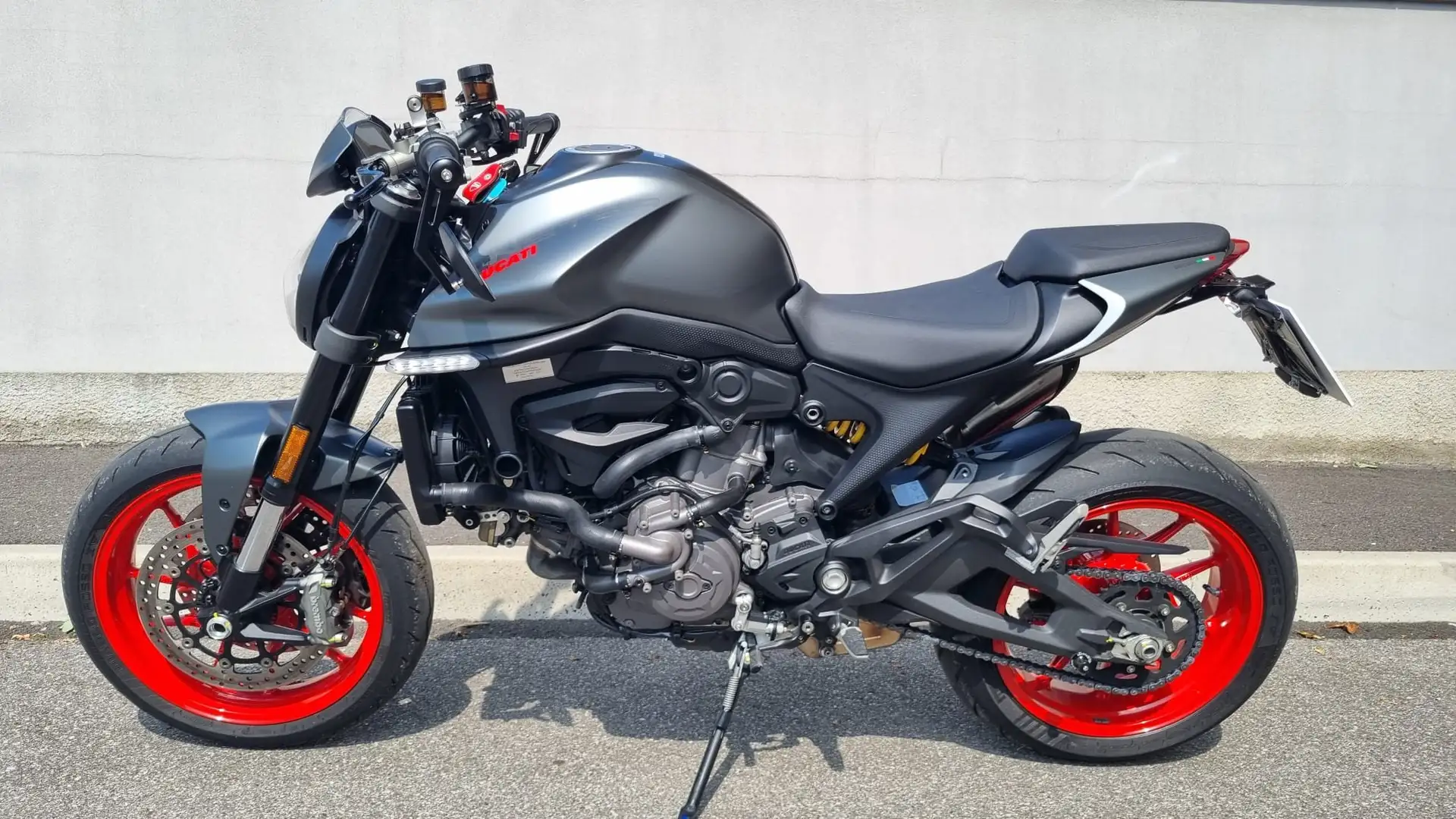 Ducati Monster 937 + Grigio - 2