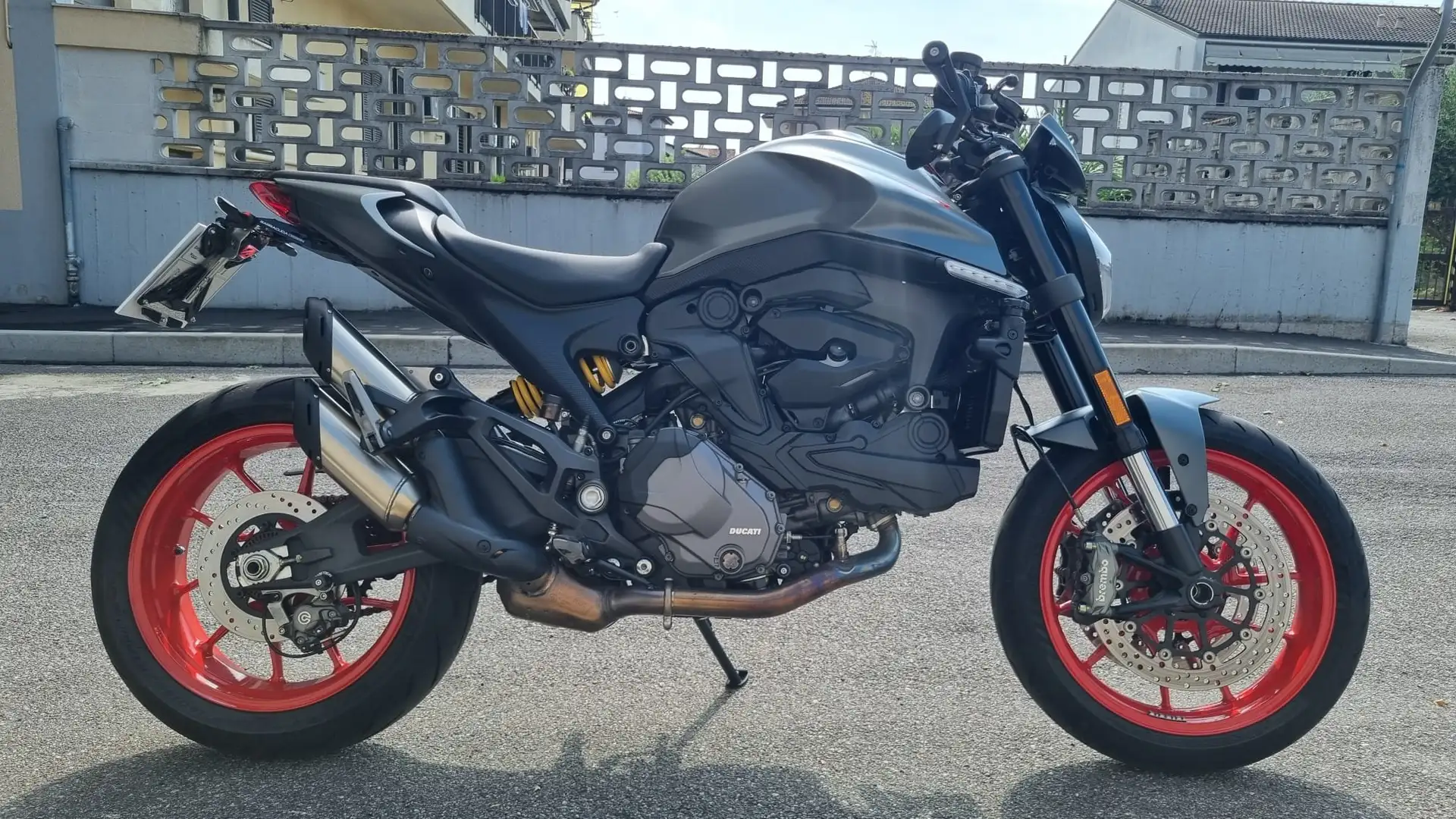 Ducati Monster 937 + Gri - 1