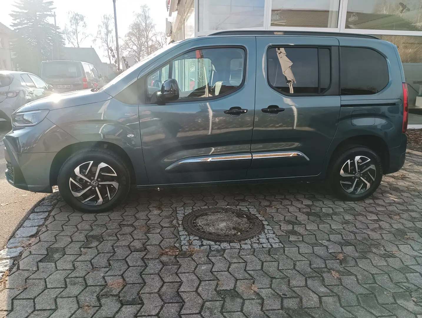 Toyota Proace City Verso 50 kWh L1 Teamplayer Niebieski - 2