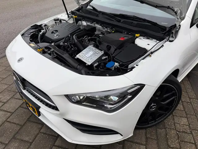 Mercedes-Benz Cla view 24