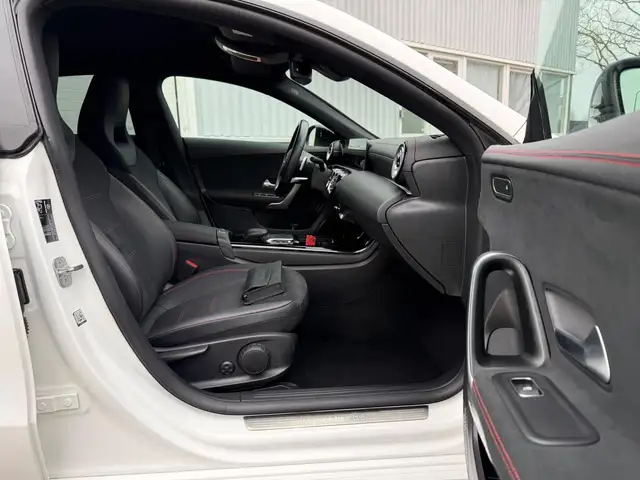 Mercedes-Benz Cla view 16