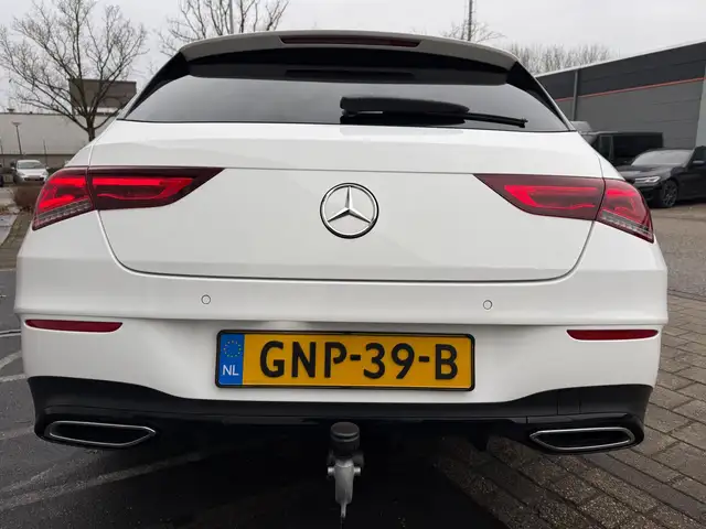 Mercedes-Benz Cla view 9