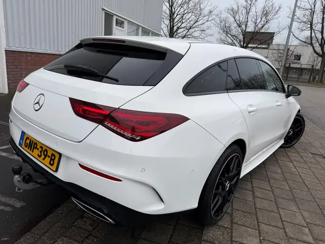 Mercedes-Benz Cla view 2