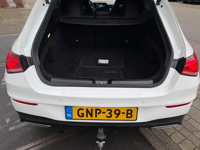Mercedes-Benz Cla view 22