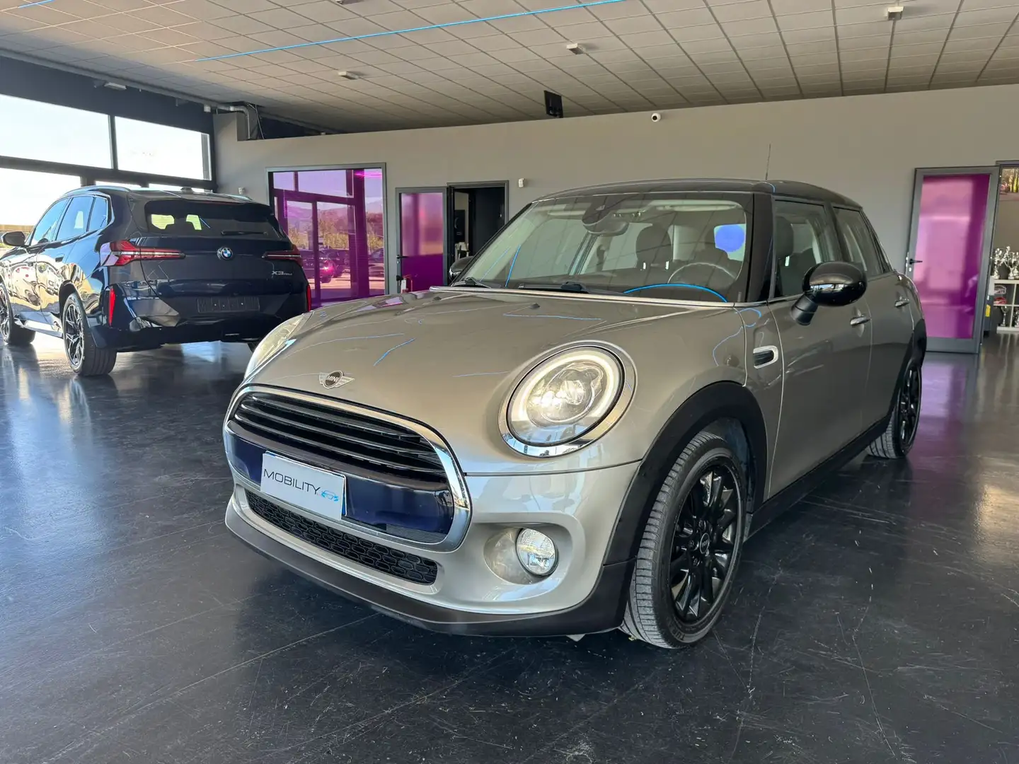 MINI Cooper D Mini IV F55-F56 2014 1.5 Business 5p Grigio - 1