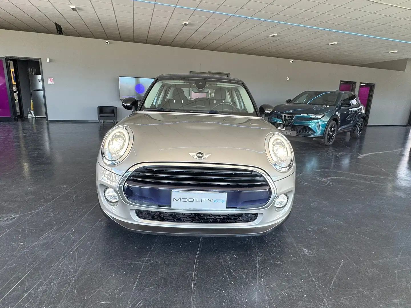 MINI Cooper D Mini IV F55-F56 2014 1.5 Business 5p Grigio - 2