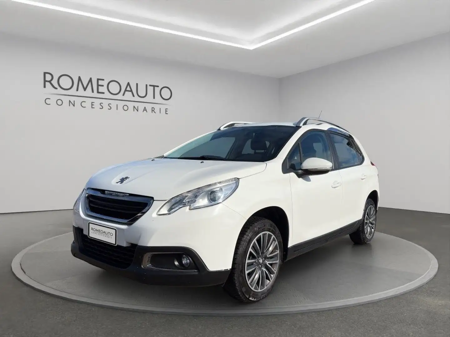 Peugeot 2008 1.2 VTi 82CV Allure Bianco - 1