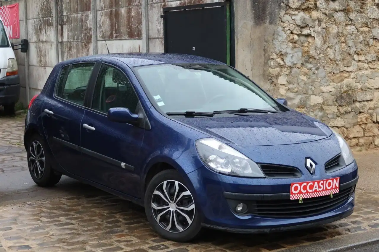 Renault Clio III DYNAMIQUE 1.6 16V