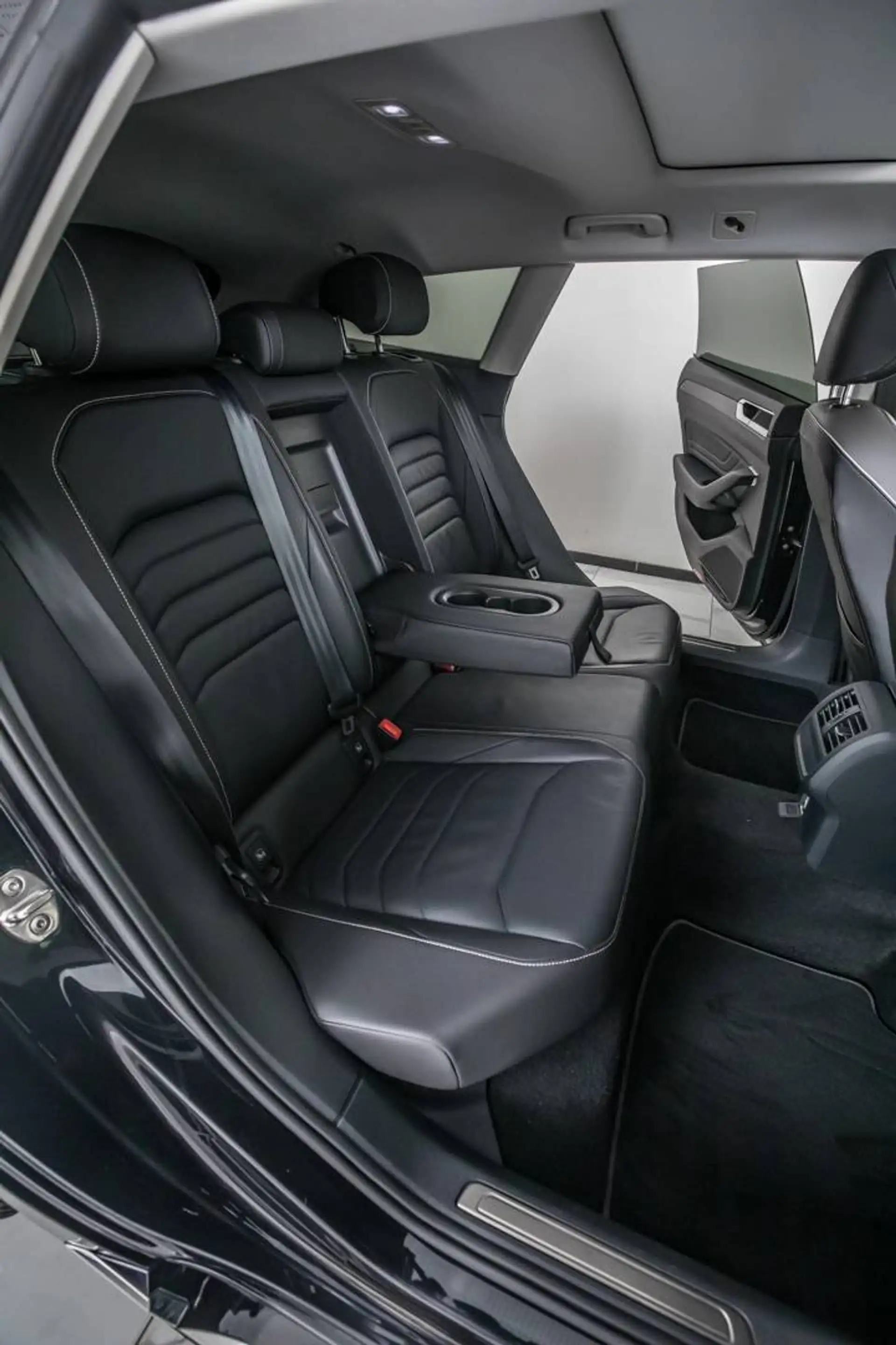 Volkswagen Arteon eHybrid 1.4 Elegance — photo 15
