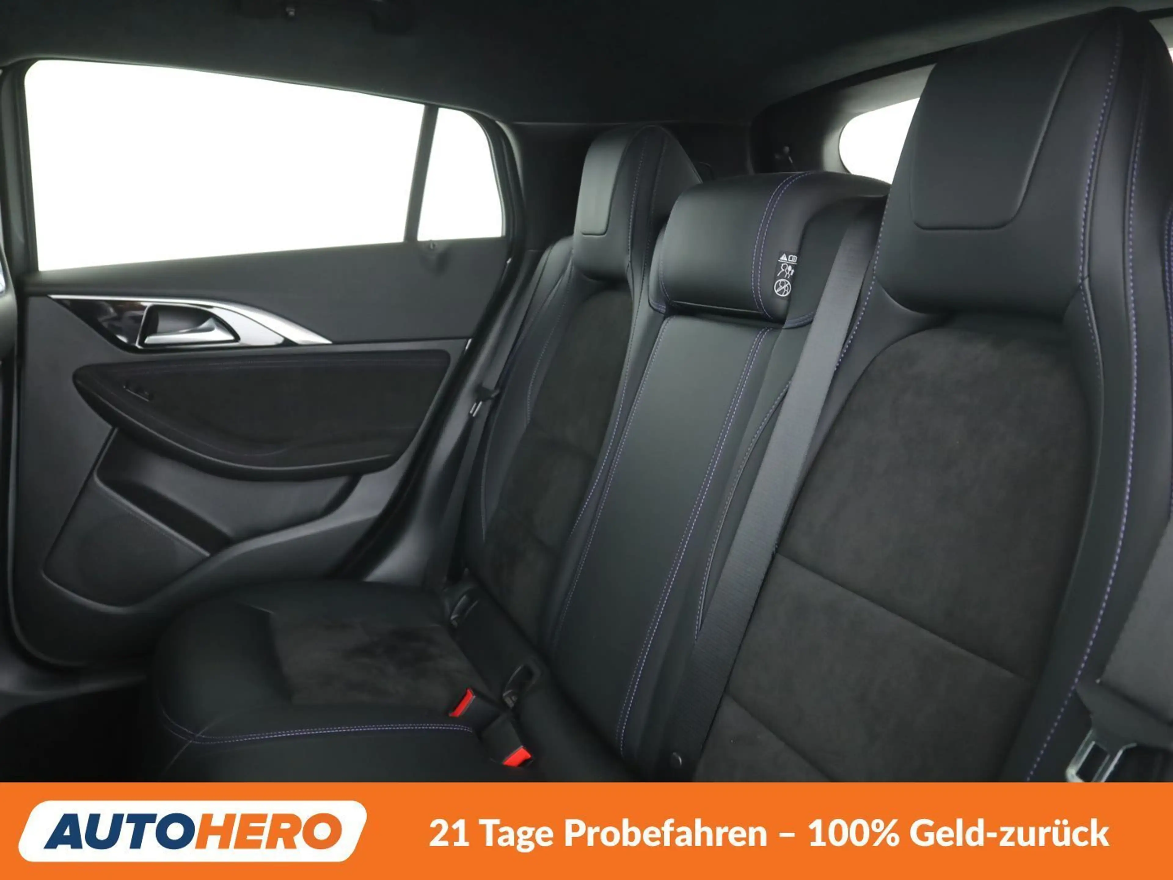 Infiniti Q30 2.0 Turbo Sport AWD Aut.*NAVI*CAM*PDC*SHZ*ALU* — photo 14