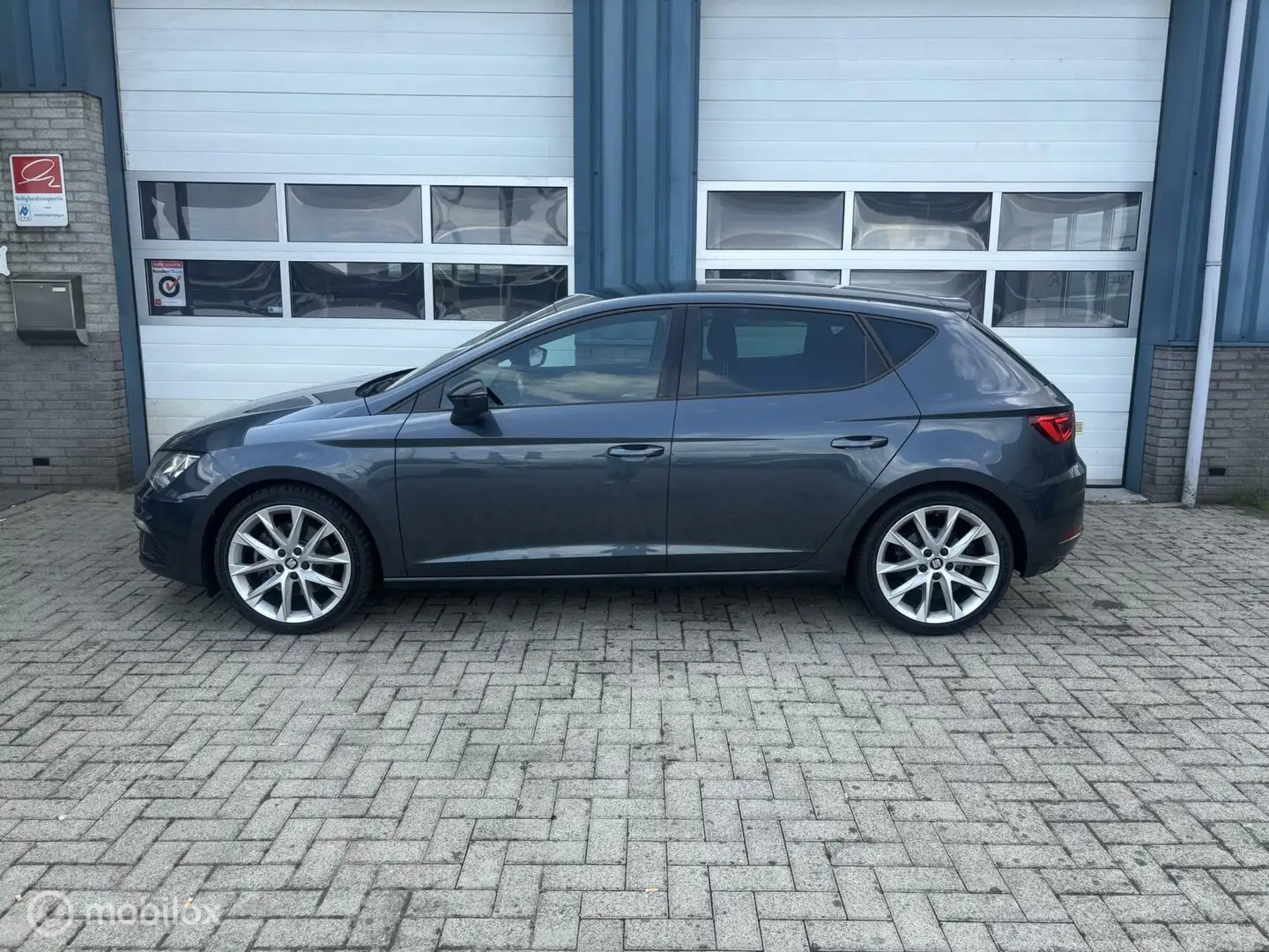 SEAT Leon 2.0 TSI FR Lane assist, keyless, CarPlay Gris - 2