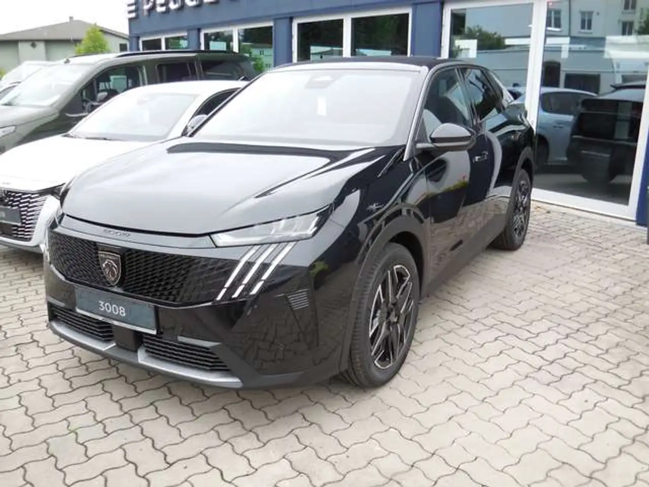 Peugeot 3008 Hybrid 145 Allure*NAVI-360°Kamera-Lenkradh.* — photo 1 of 8