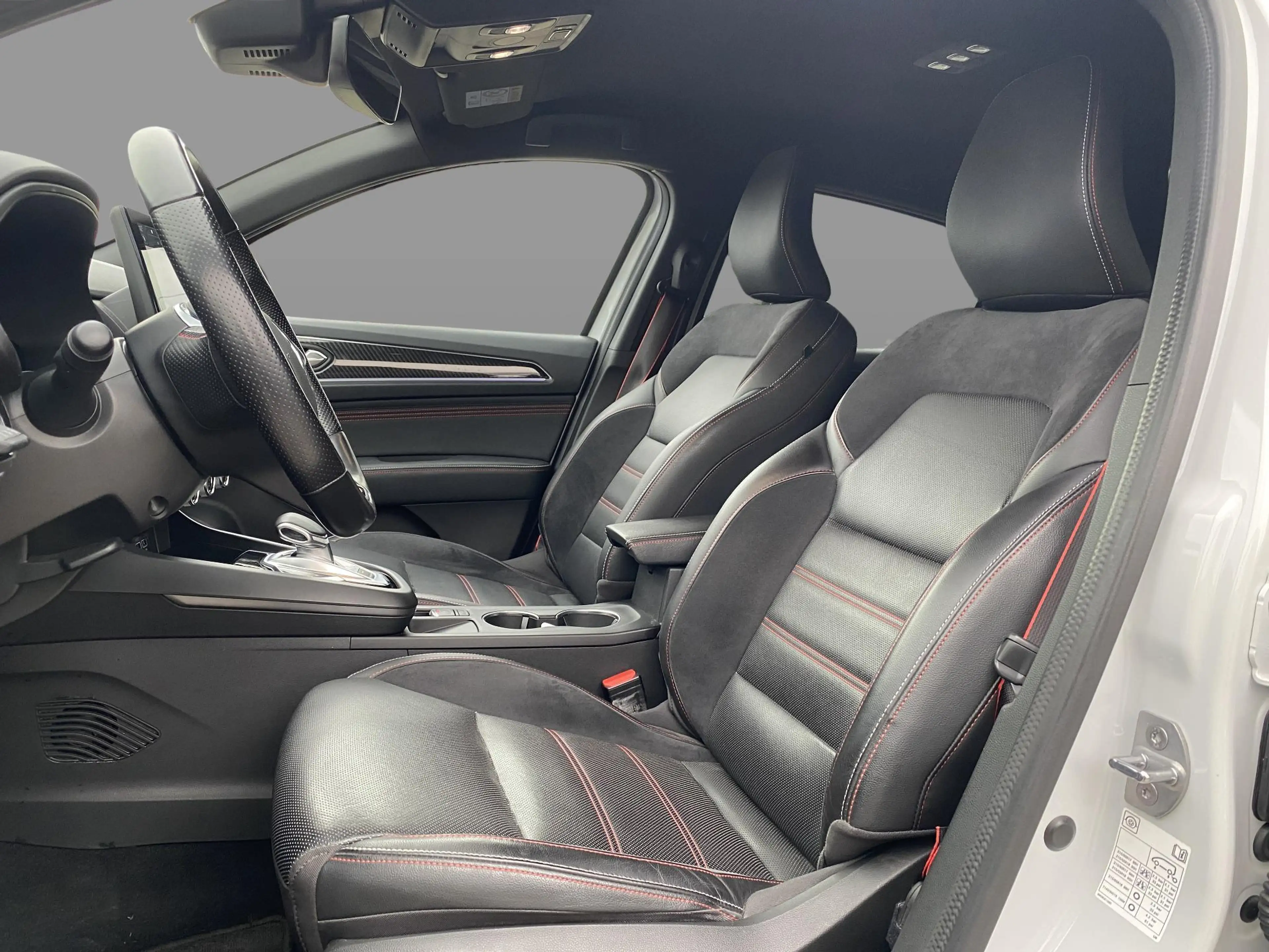 Renault Arkana R.S.Line E-TECH Hybrid — photo 13