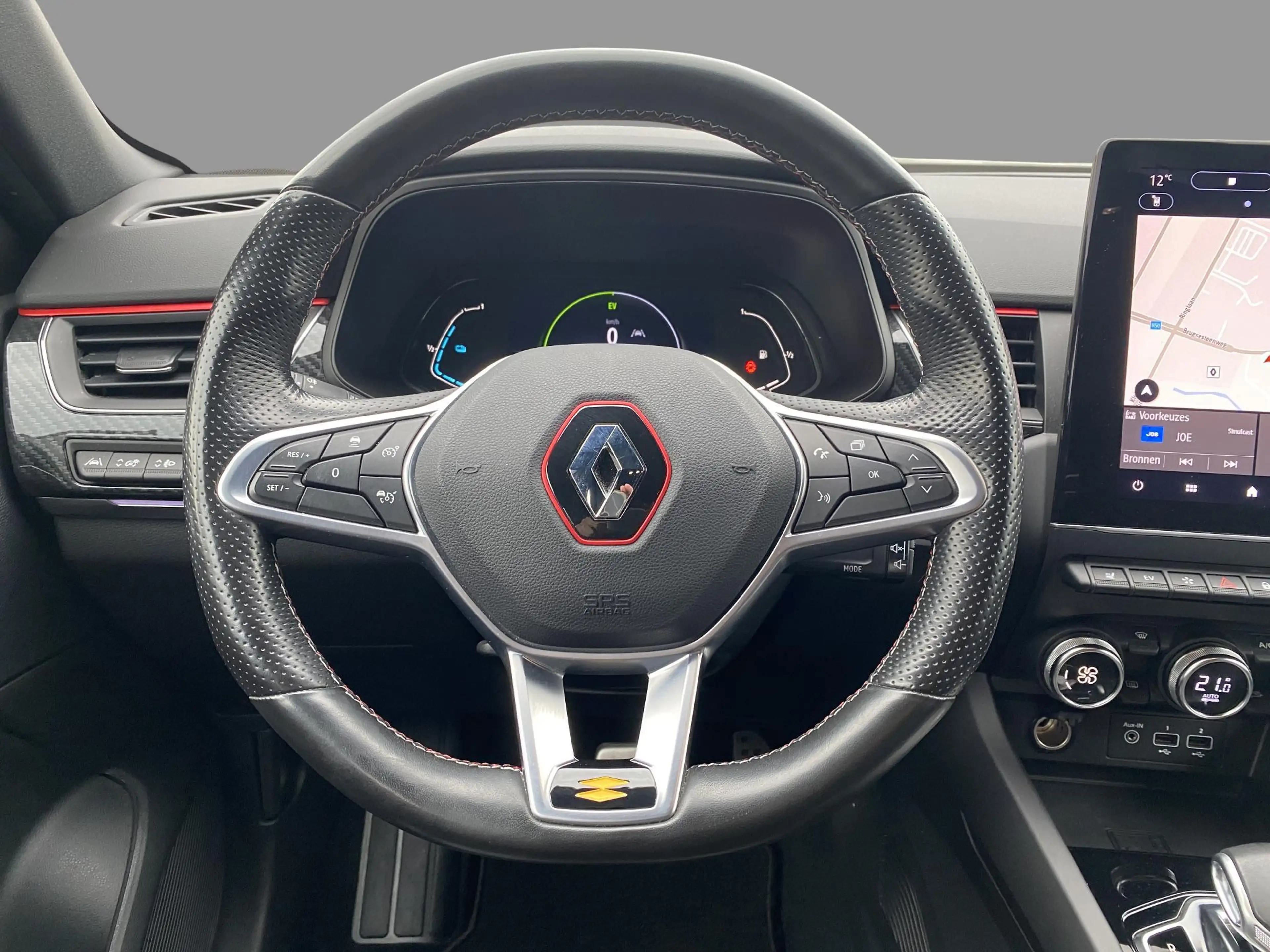 Renault Arkana R.S.Line E-TECH Hybrid — photo 12