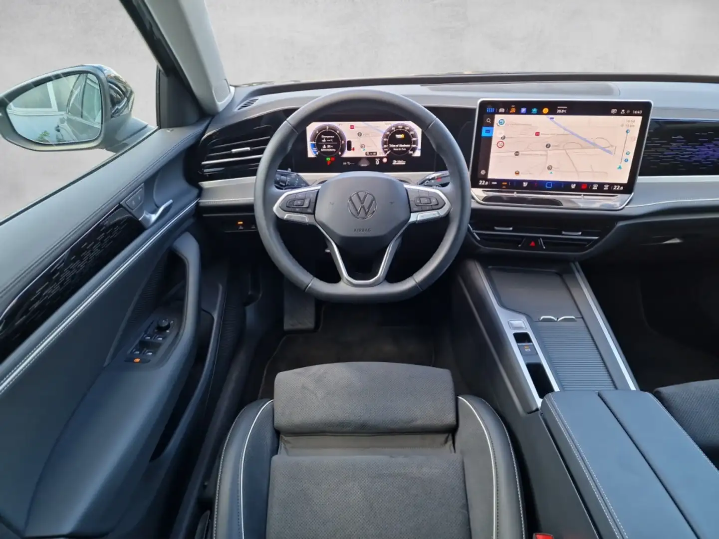 Volkswagen Passat Business ACC Klima-Massage-Sitz Ambiente Grijs - 2