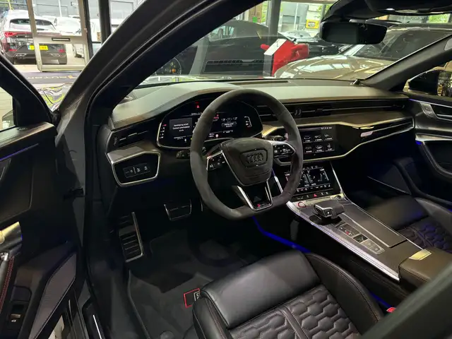 Audi RS6 view 9