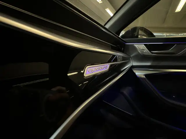 Audi RS6 view 14
