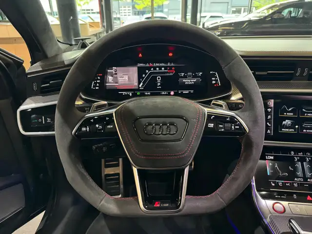 Audi RS6 view 11